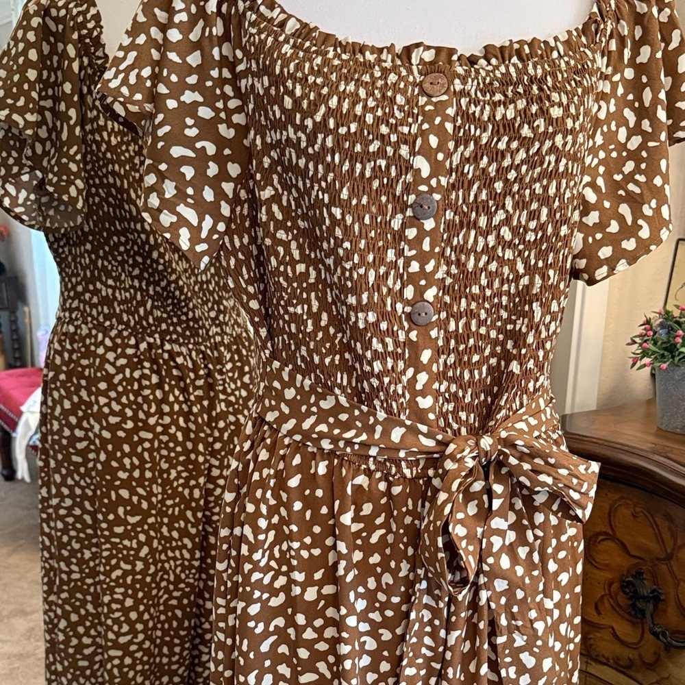 Oddly Brown & Cream Smocked Faux Button Front Jumpsuit - Size XL - Picture 3 of 15